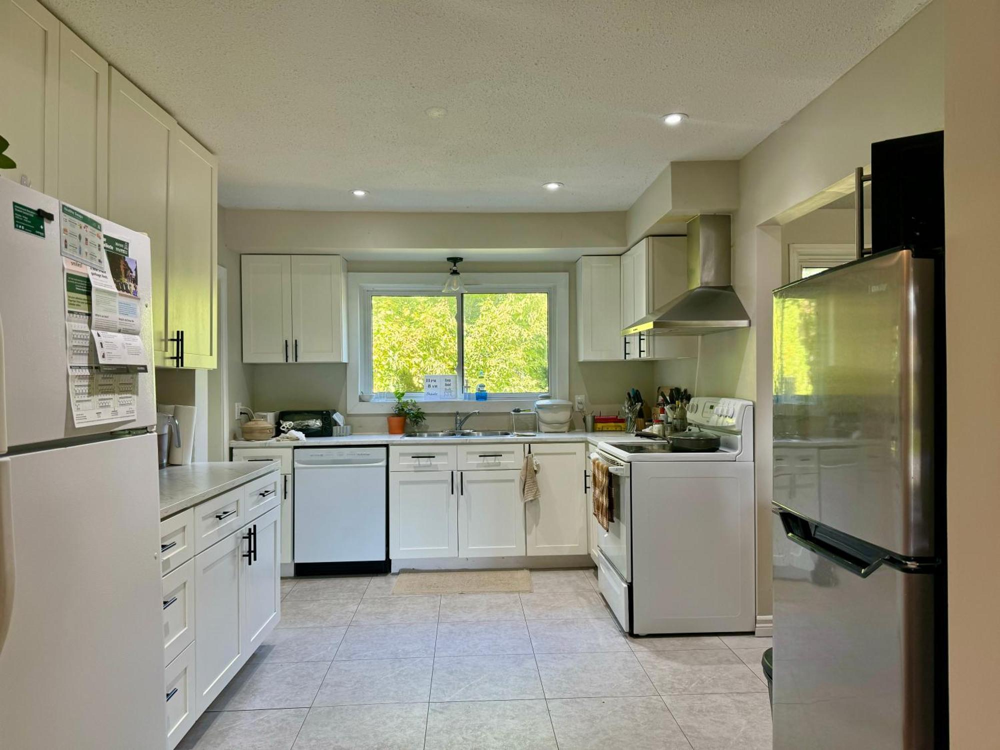 Homestay Free Parking Quiet Close To College Ottawa